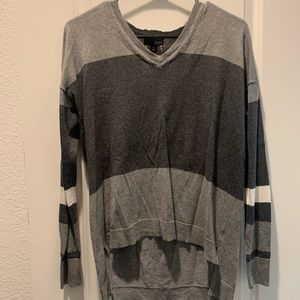 a.n.a Grey v neck long sleeve size XS